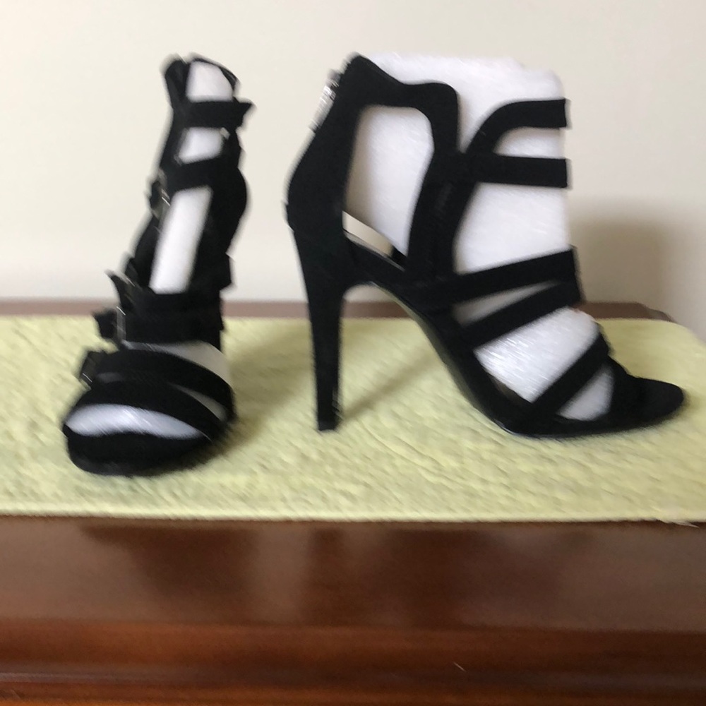 Size 8 Woman’s beautiful high heal